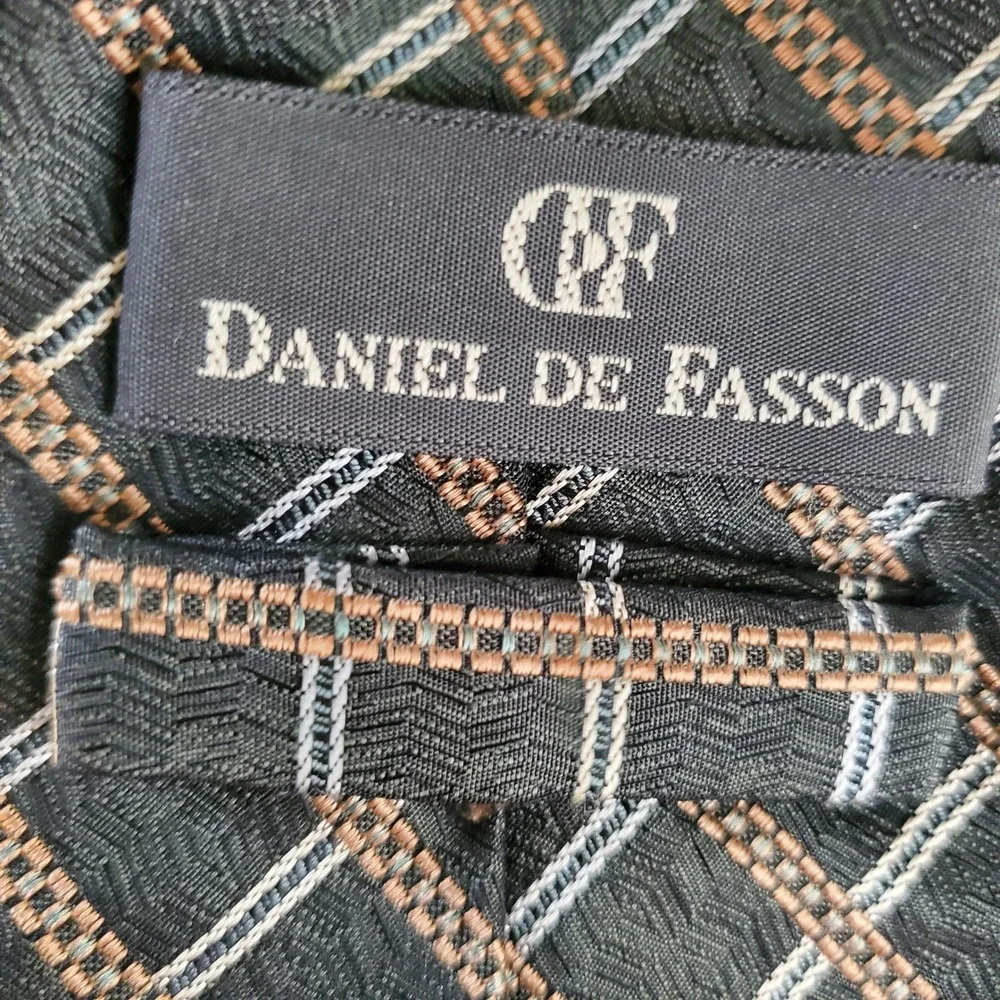 Daniel De Fasson Silk Tie Mens Grey Bronze‎ Plaid Geometric Hand Made RN 82470
